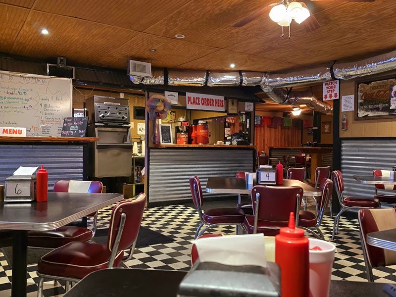 Mad Mack's Burger interior